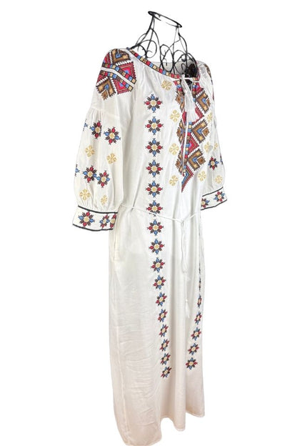 Rochie traditionala dama R25 alb/maro