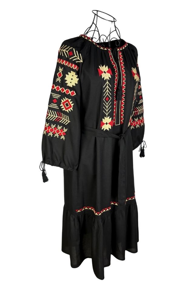 Rochie traditionala dama R25 negru/rosu