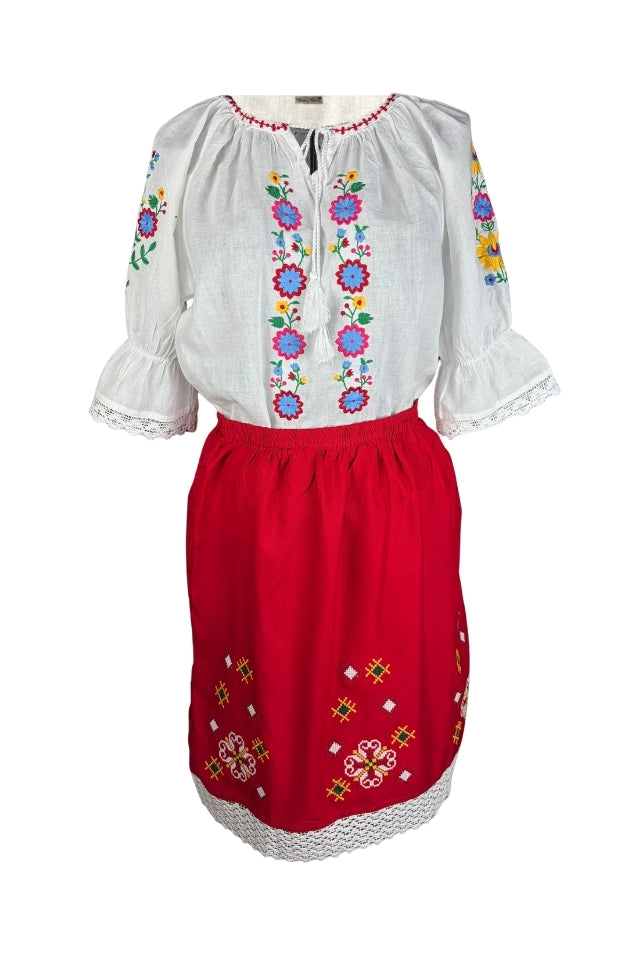 Costum fete N alb/rosu