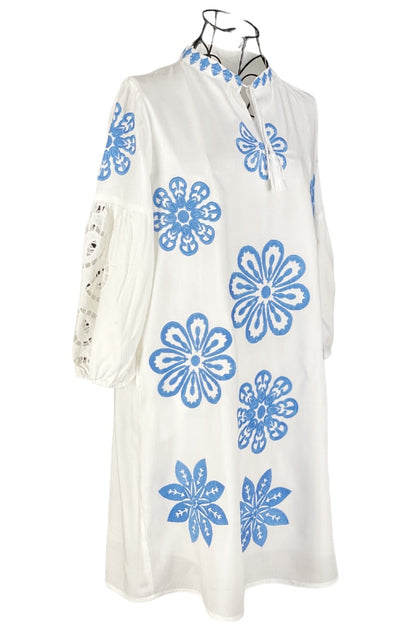 Rochie traditionala dama R24, alb crystal/albastru