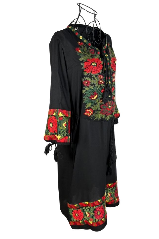 Rochie traditionala dama RL25 negru/rosu