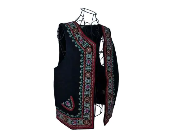 Vesta dama tradiționala, R1 negru/rosu bordo Vesta dama tradiționala, R1 negru/rosu bordo
